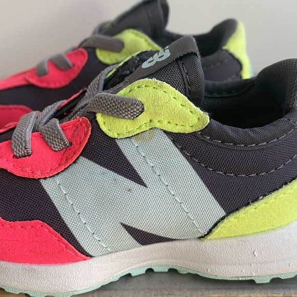 New Balance 327 Toddler Sneakers - SZ 4 C - Picture 9 of 16